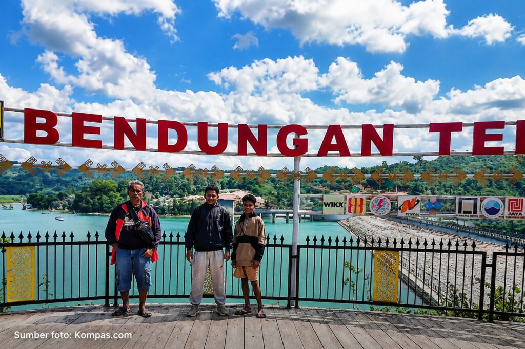Bendungan_retouch_Kompas_bawah_1MB